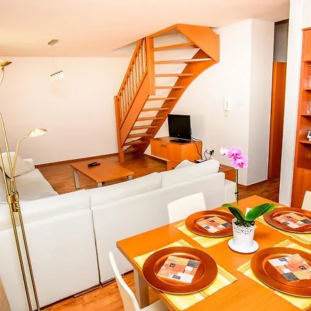Apartment Downtown Zilina Exterior photo