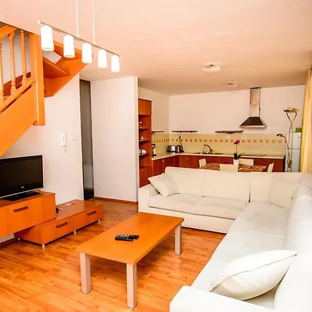 Apartment Downtown Zilina Exterior photo